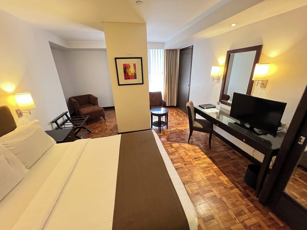 City Garden Hotel Makati 55/71