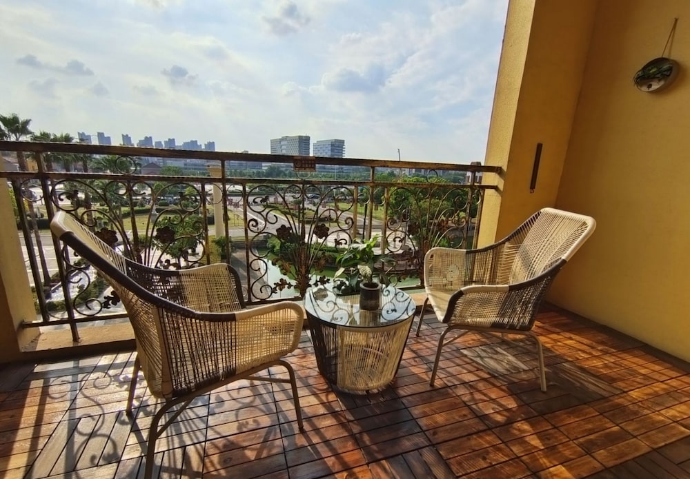 Nanjing Suning Universal Hotel 27/38