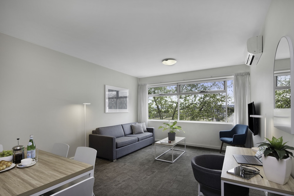 Quest Mawson Lakes 35/78