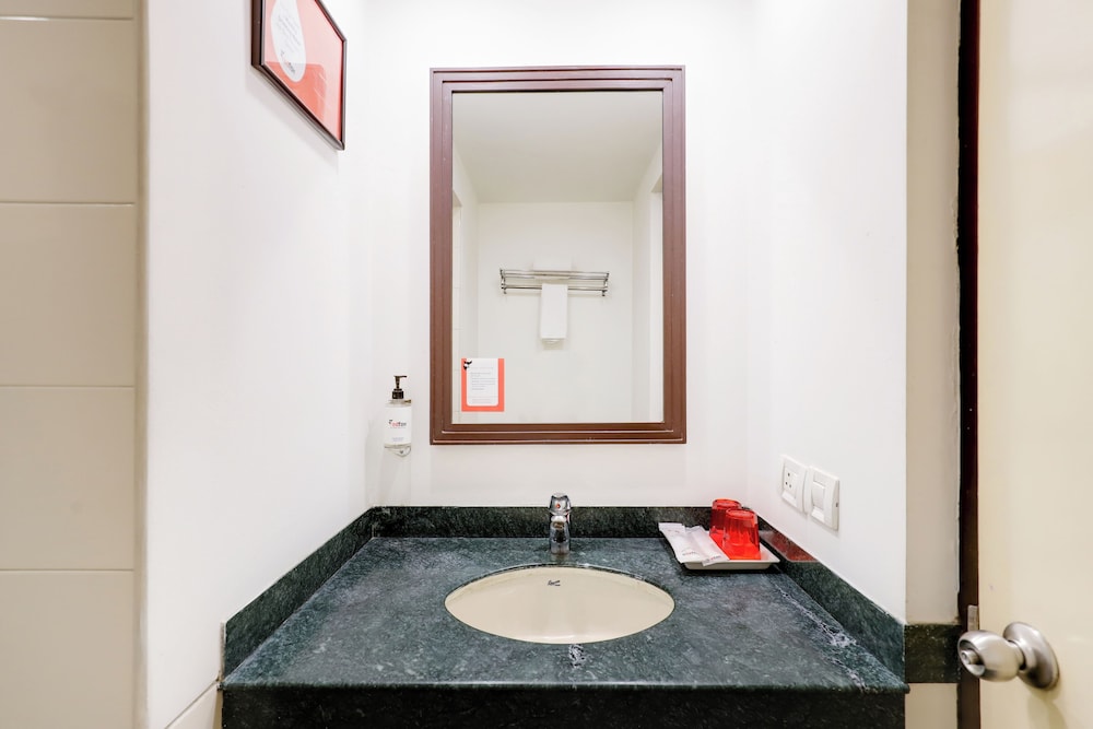 Red Fox Hotel East Delhi 57/59