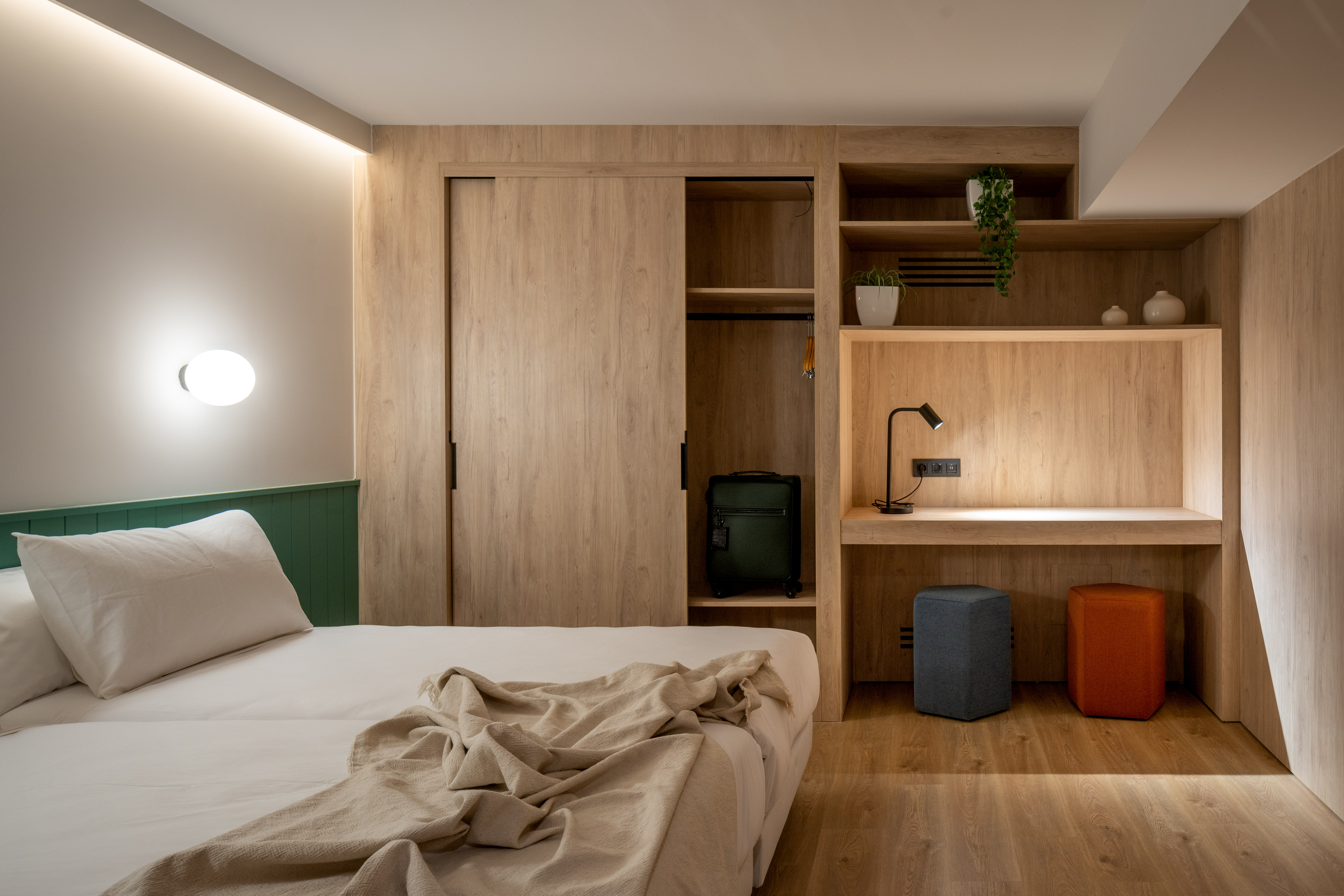 1 BEDROOM, APARTMENT