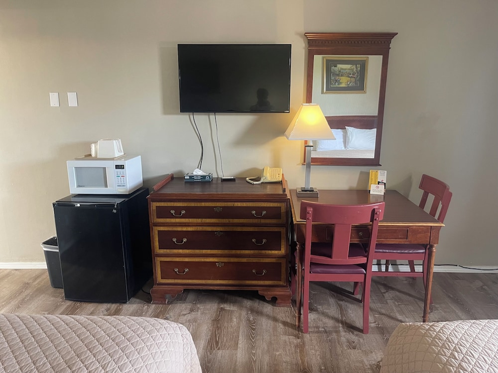Motel Oasis Inn 44/56