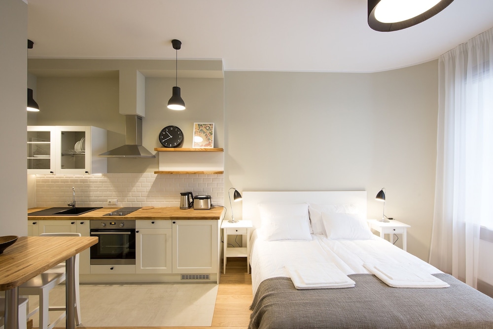 STUDIO, APARTMENT