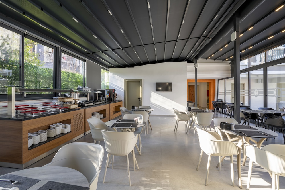 Irenic Hotel 41/49