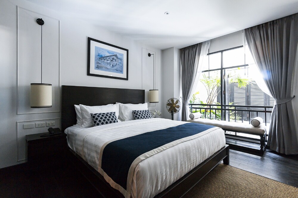 Cheeva Dee Hotel 35/75