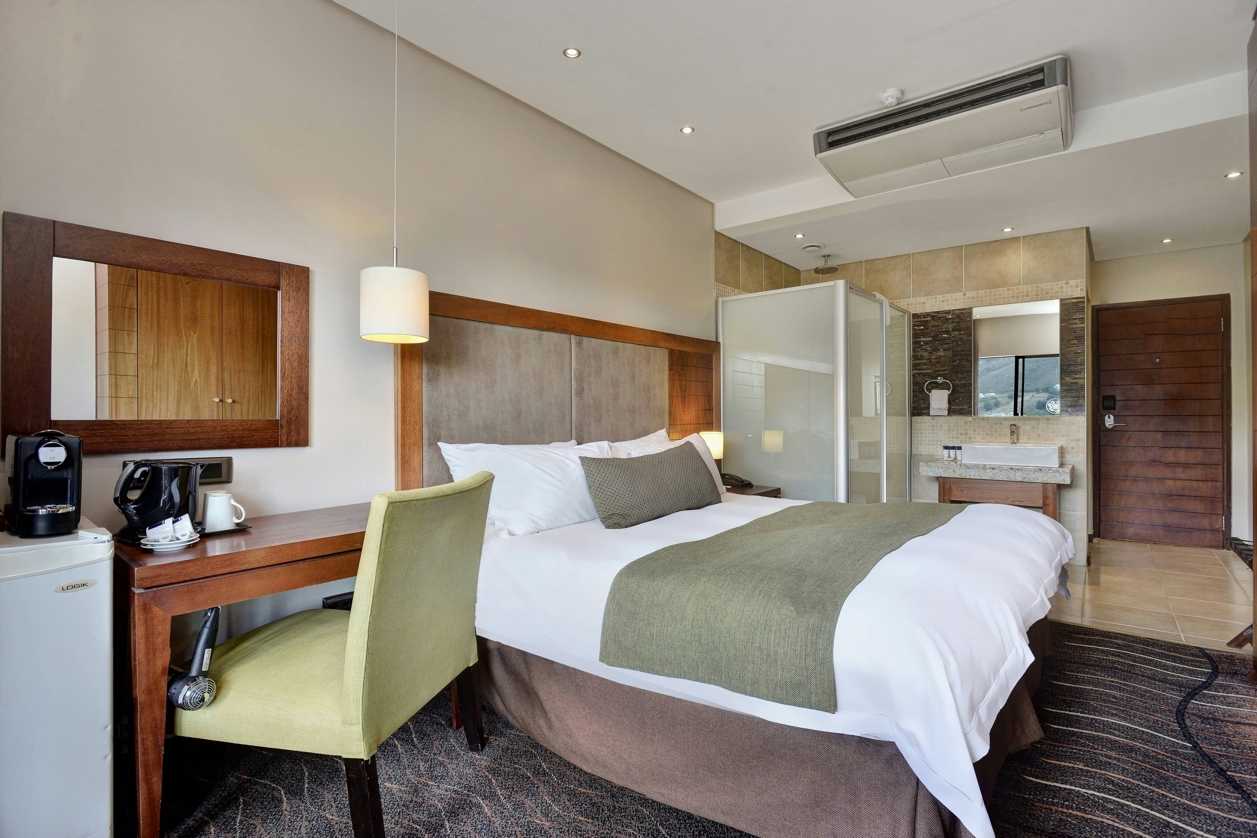 Protea Hotel Clarens 30/65