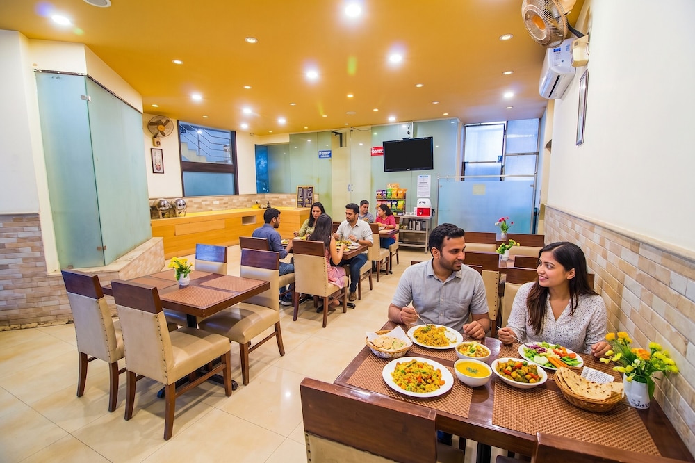 Fabhotel Marble Arch Karol Bagh 35/36