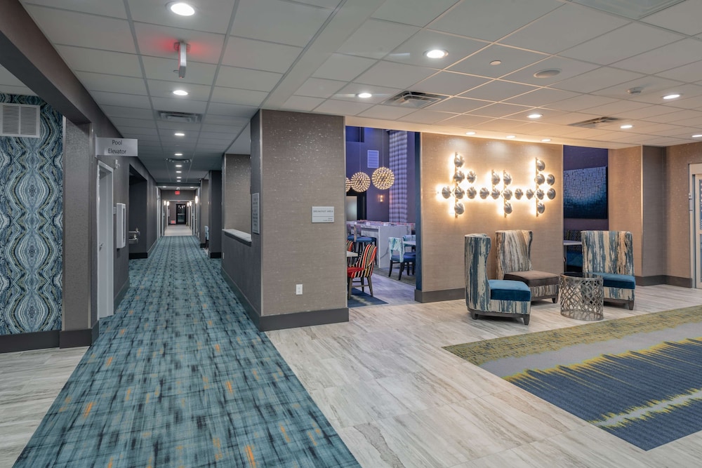 Hampton Inn And Suites Dallas/Plano Central 37/66
