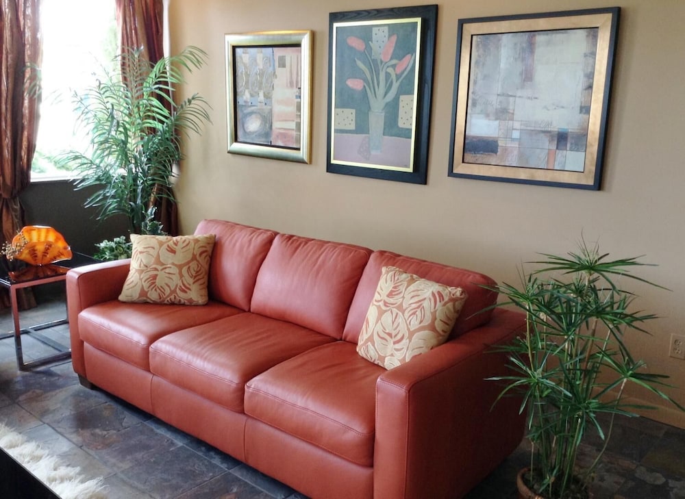 Court Plaza Inn & Suites 36/64