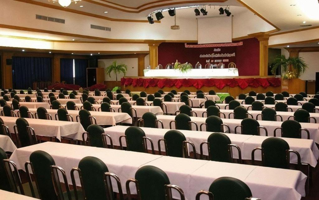 Pathumthani Place Hotel 31/34
