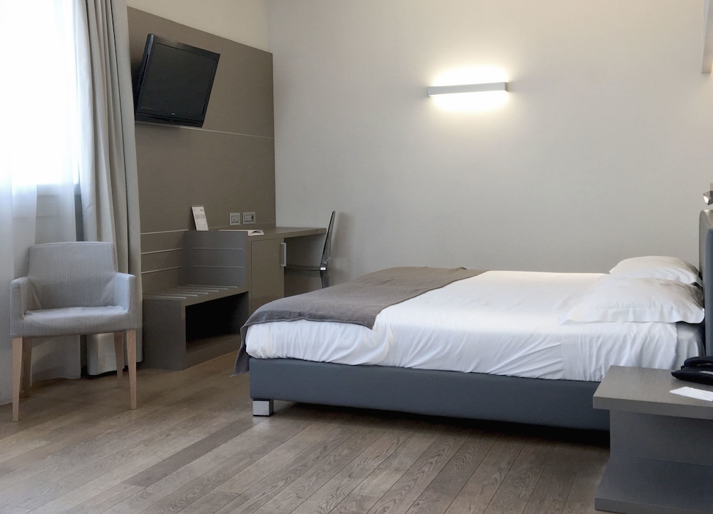 Hotel di Varese 13/50
