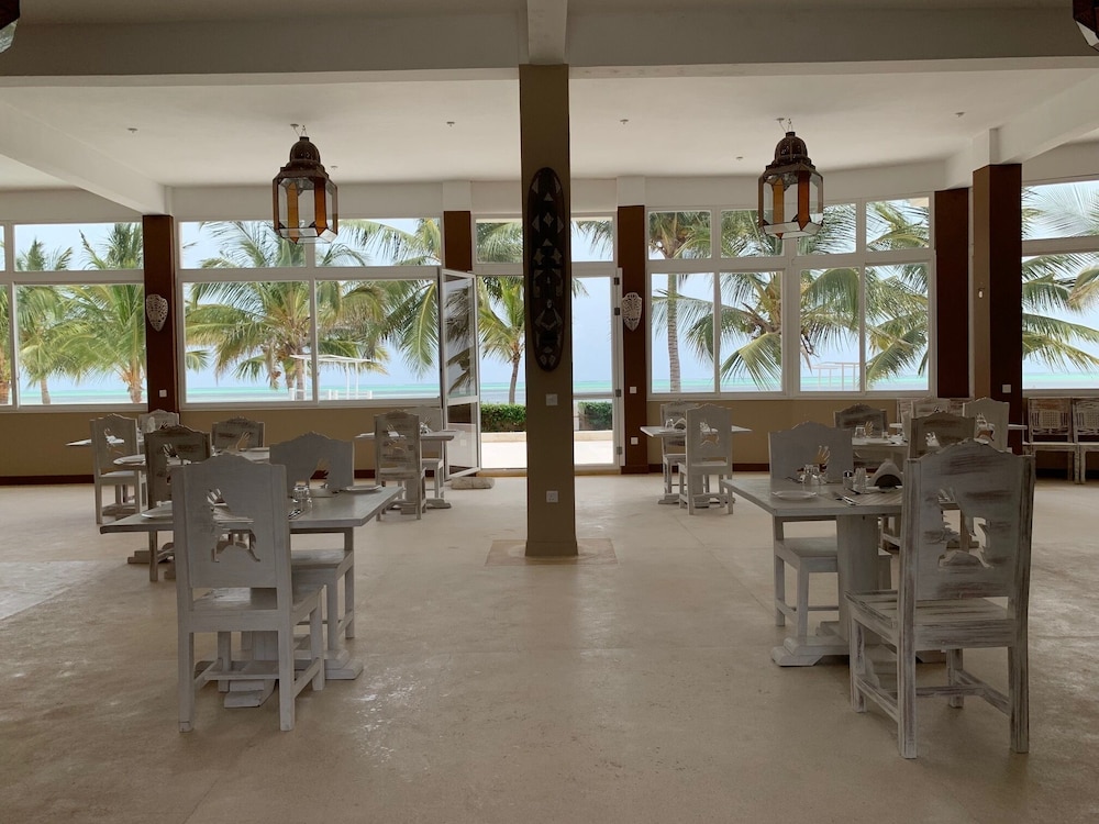 Life Resort St.Thomas Royal Palm 25/50