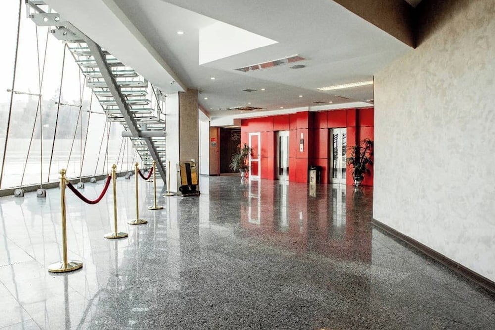 Crossway Hotel Baku 15/60