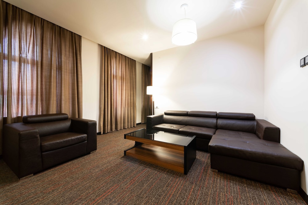 FAMILY, KING BED, SOFA