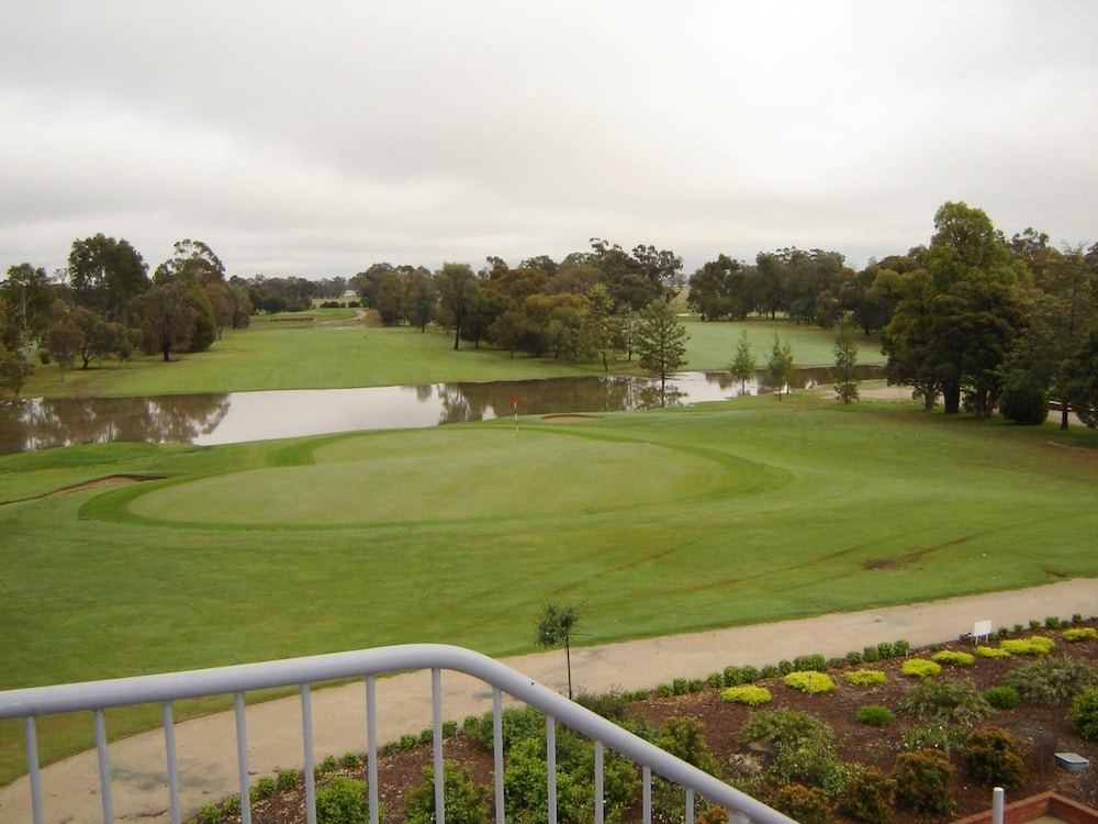 Rich River Golf Club Resort 13/28