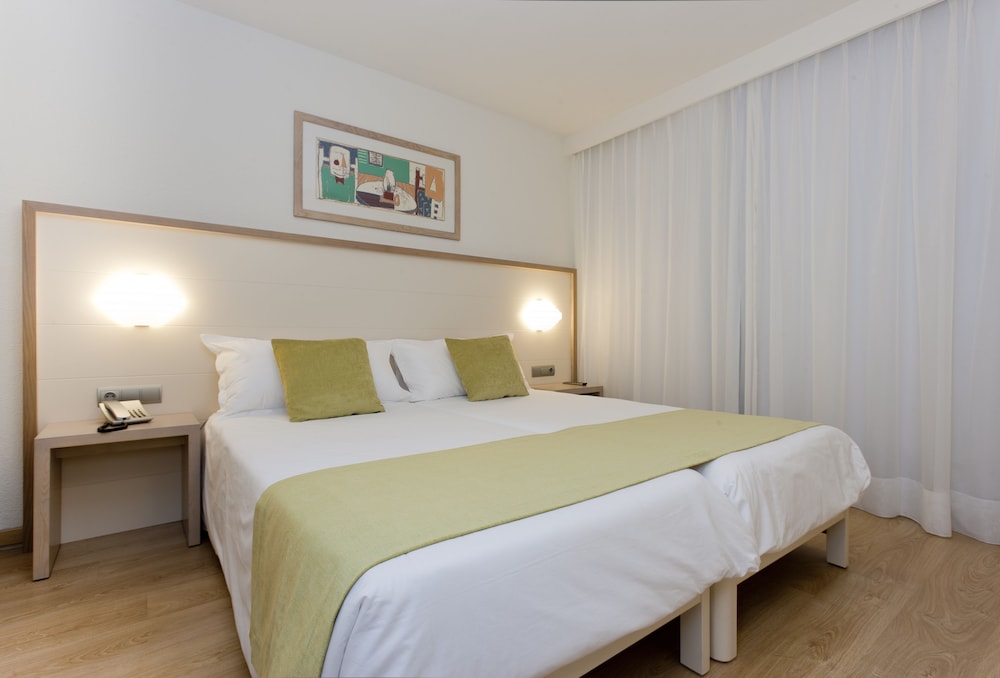 Insotel Cala Mandia Resort Spa 24/71