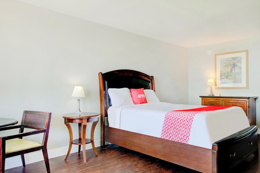 OYO Hotel Dundee By Crystal Lake 18/50