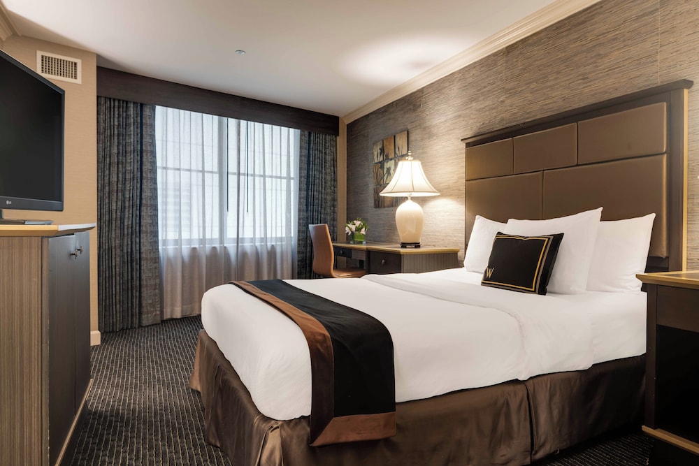 STANDARD, QUEEN BED