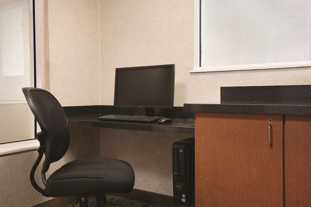 Country Inn & Suites By Radisson, Atlanta Airport North, GA 47/54