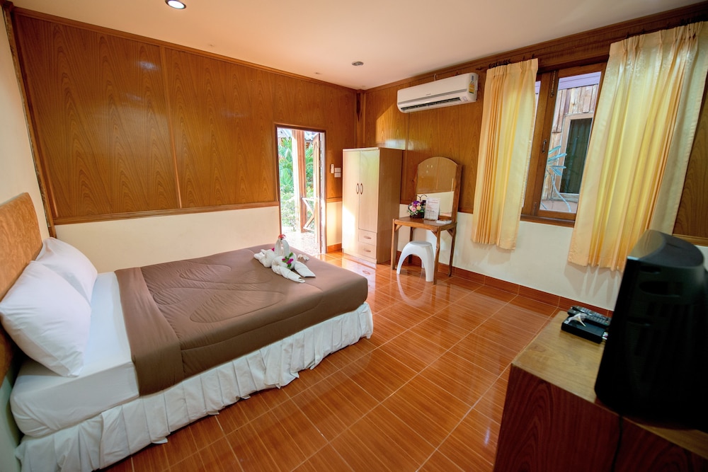 Poonsap Resort 53/62