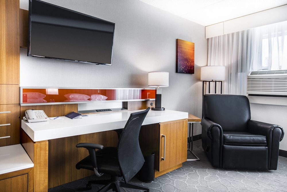 Delta Hotels By Marriott Fargo 50/53