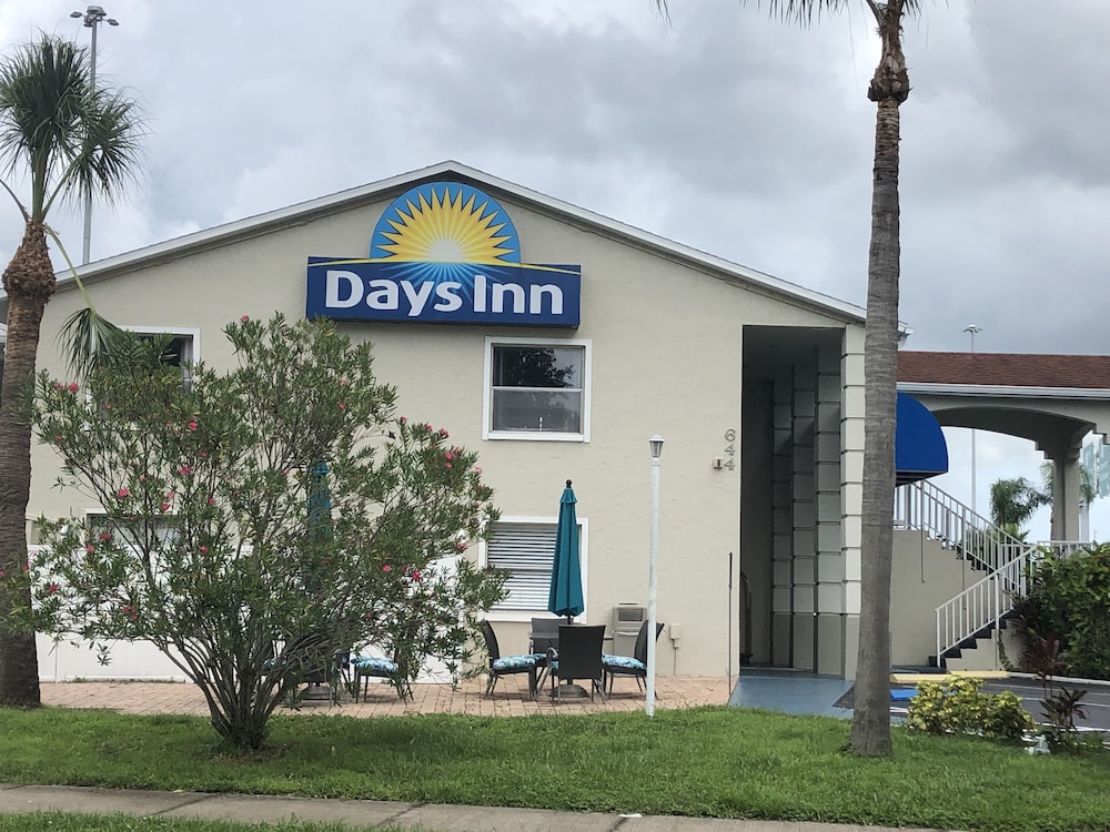 Days Inn by Wyndham Bradenton I-75 1/31