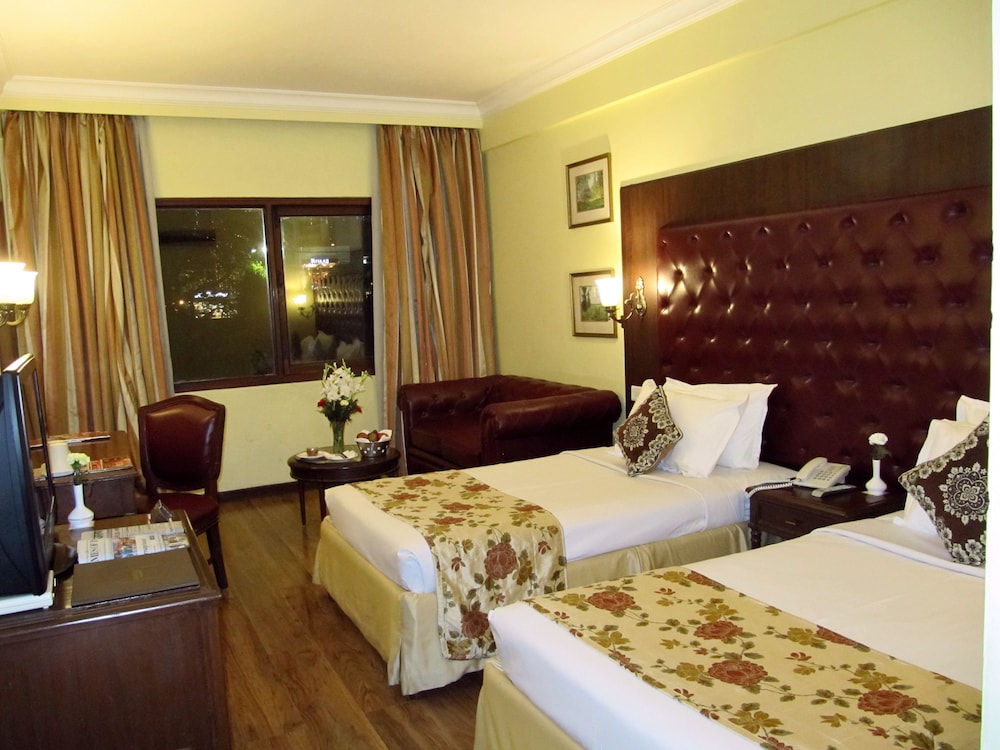 SUPERIOR, TWIN BEDS, KING BED, GARDEN VIEW