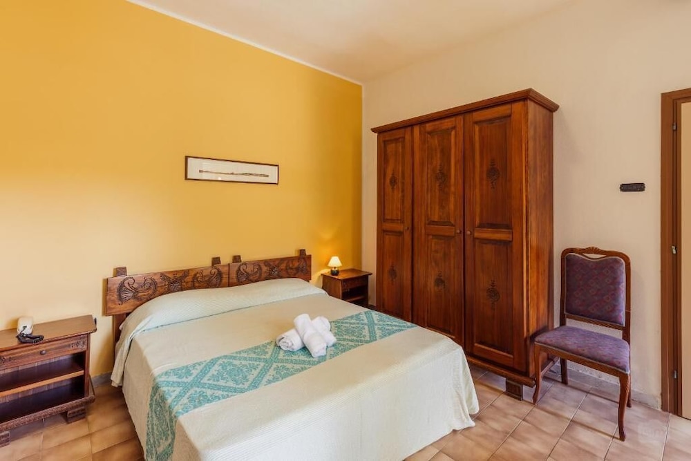 Club Malaspina Hotel and Resort 23/54
