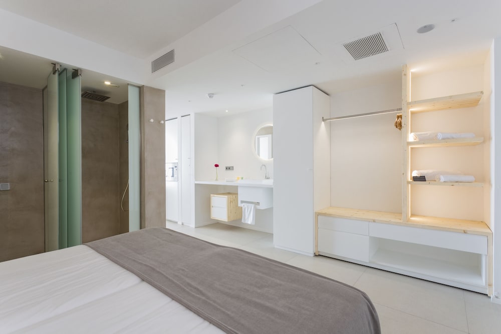 One Ibiza Suites 17/50