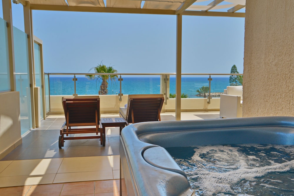 Golden Bay Beach Hotel 16/50