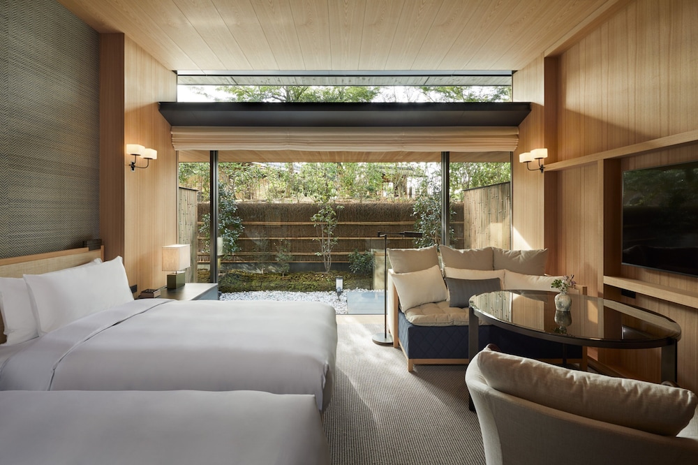 GARDEN, TWIN BEDS, TERRACE