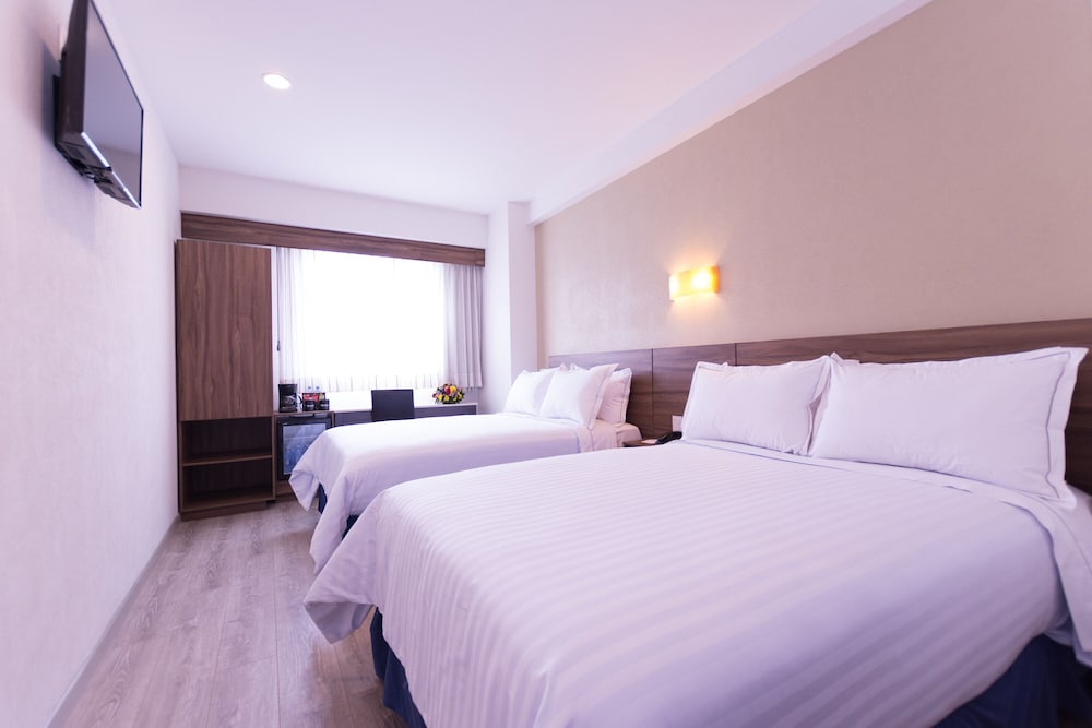 Hotel Crown Victoria 12/50