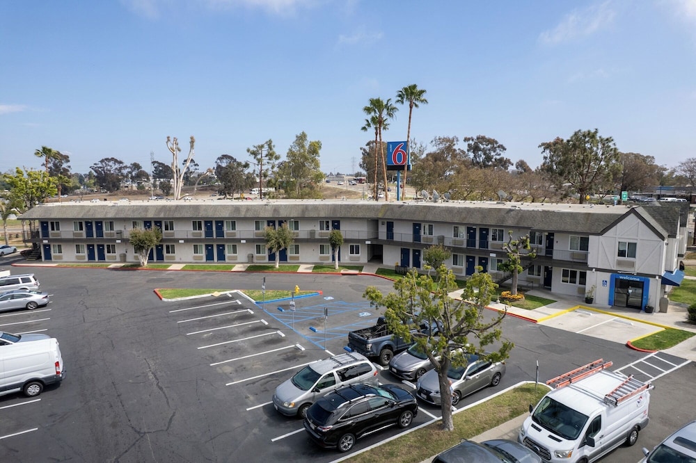 Motel6 San Diego, CA - North 45/61