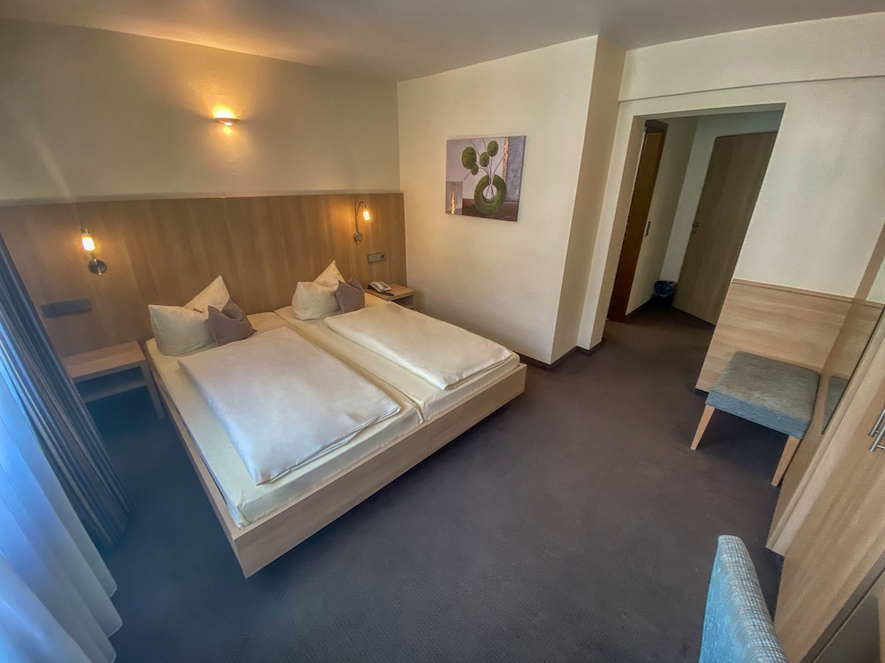 COMFORT, DOUBLE BED
