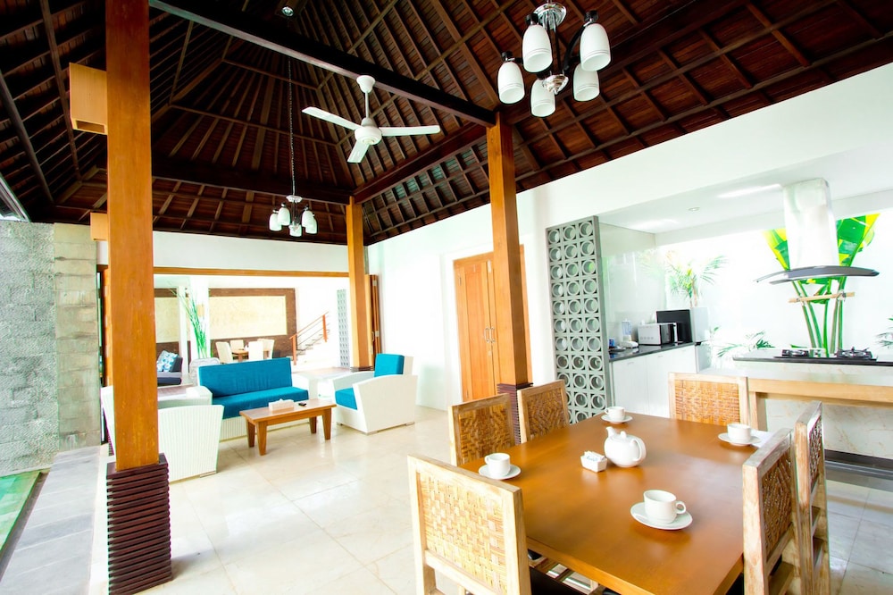 Apple Villa And Apartment 38/50