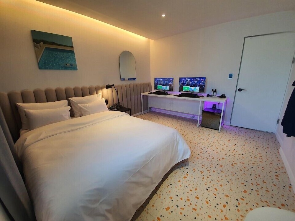 Knock In Hotel Daejeon by ANNK 12/48