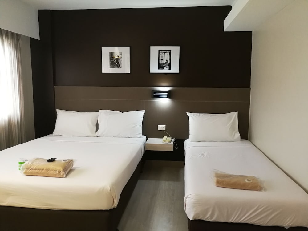 Srivichai Hotel 23/50