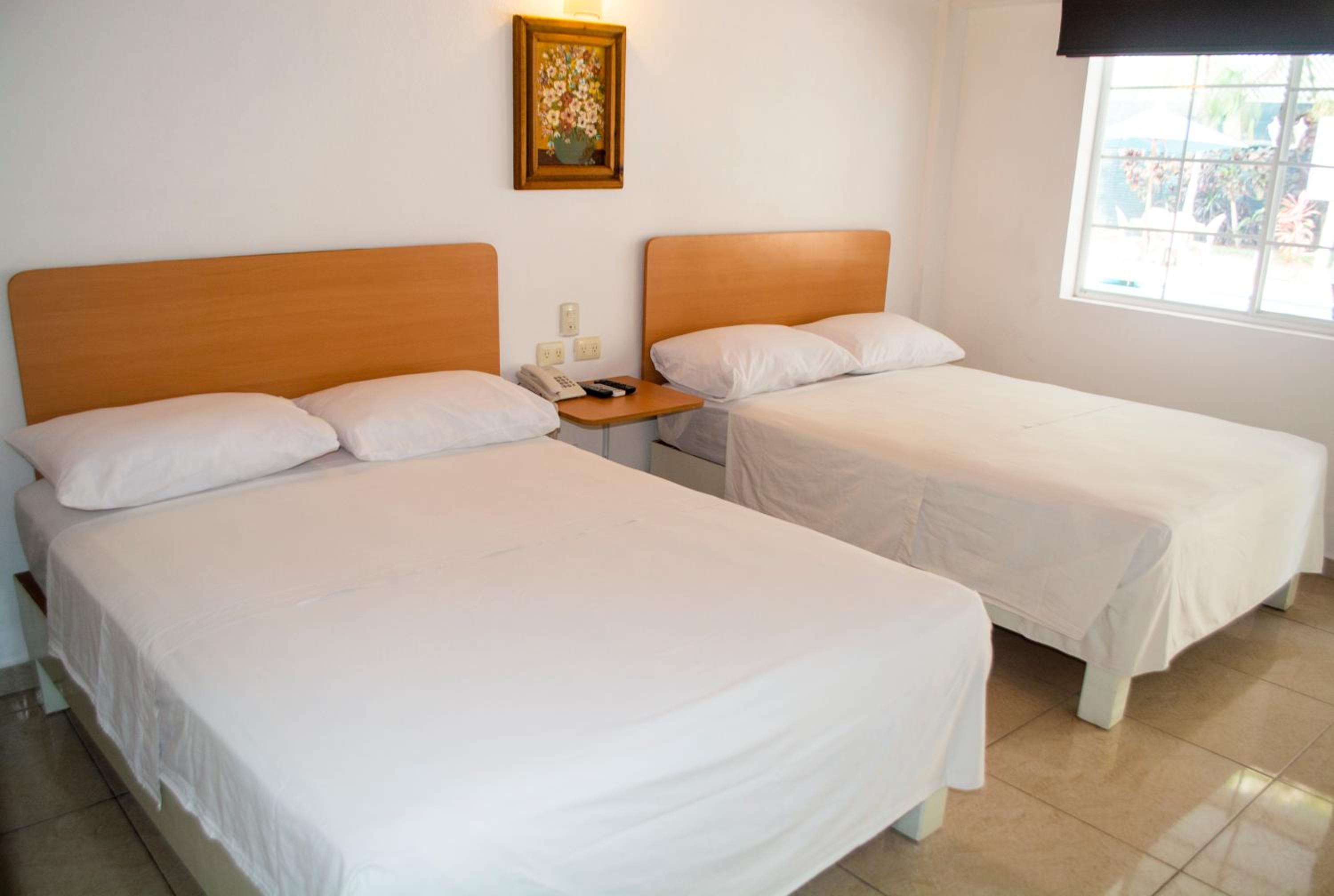 ROOM, QUADRUPLE