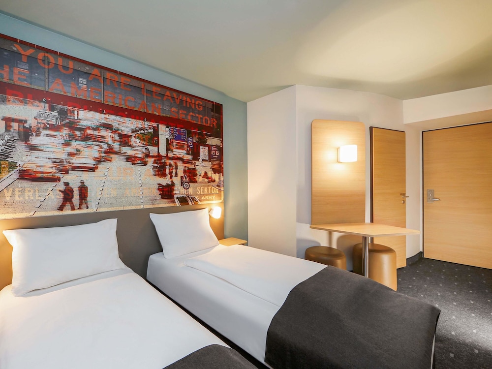 Room, Twin Beds