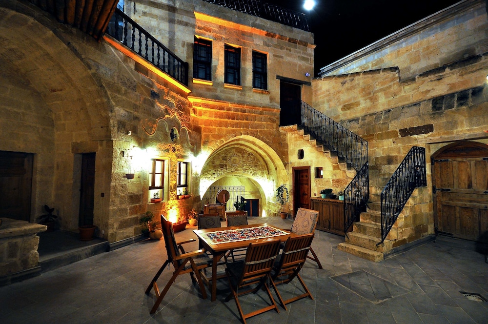 Has Cave Konak 10/36
