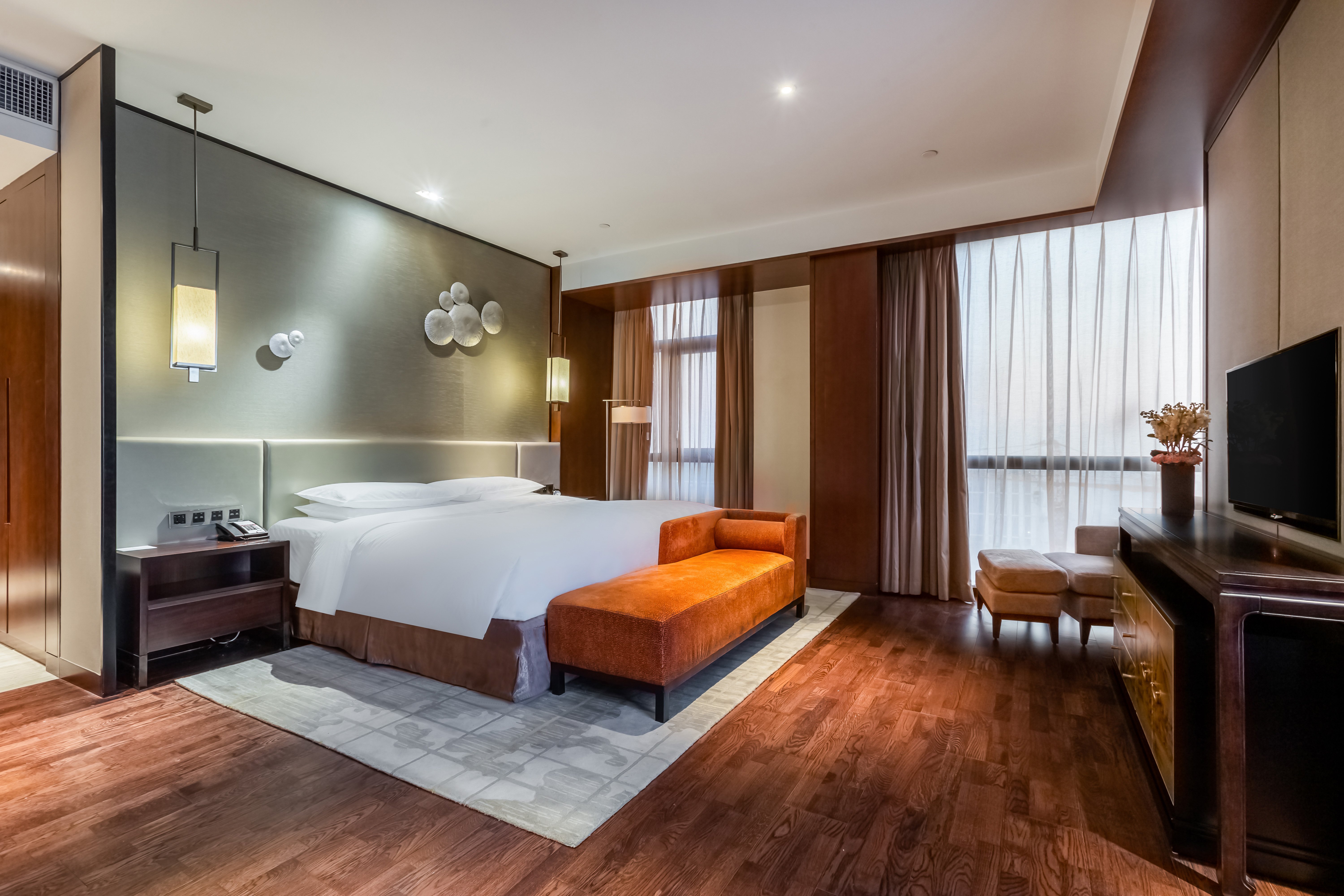 HUALUXE HOTELS AND RESORTS WUXI TAIHU 5/50