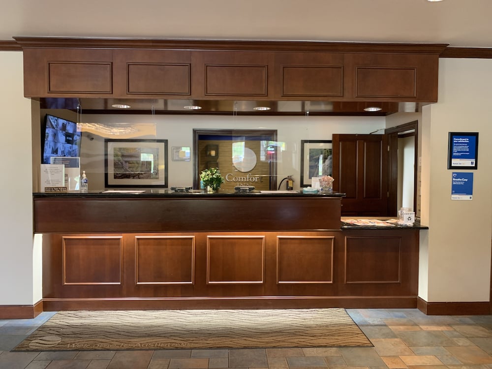 Days Inn by Wyndham Austintown 7/41