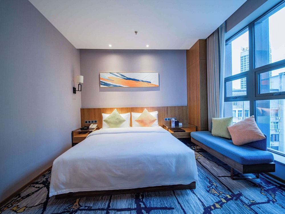 SUPERIOR, KING BED