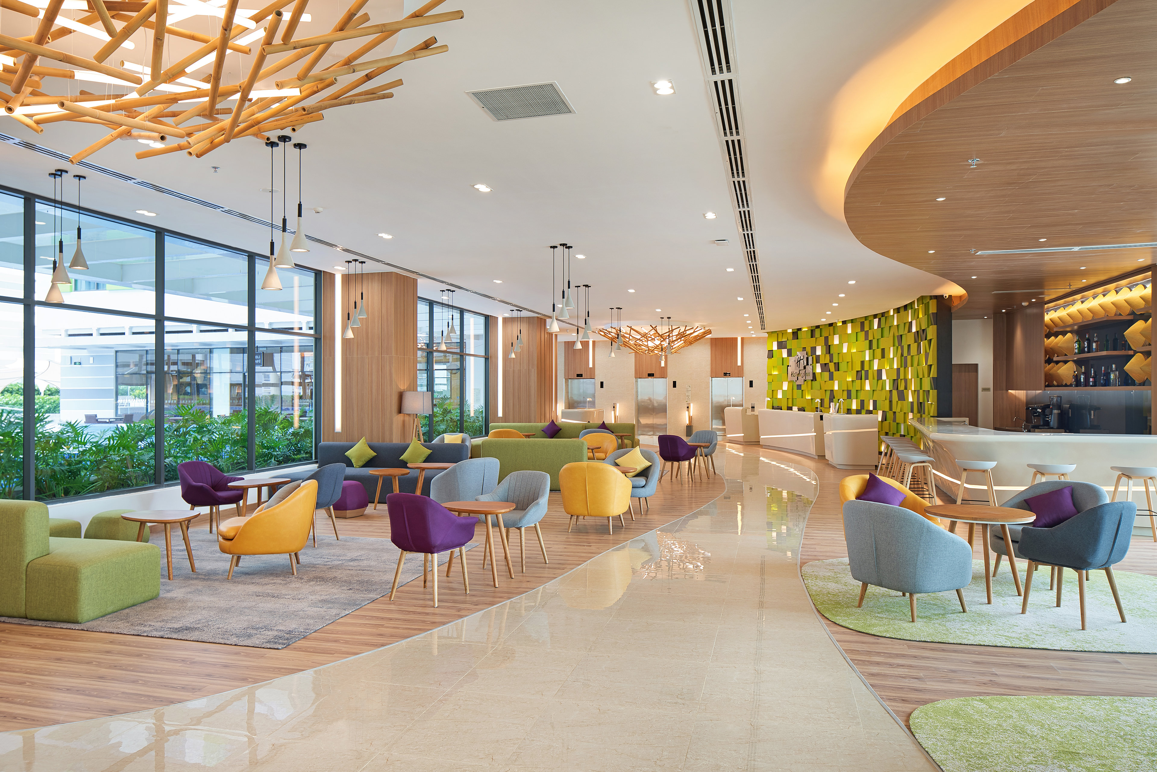 Holiday Inn & Suites Saigon Airport 28/50