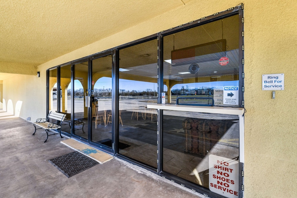 Americas Best Value Inn 19/40