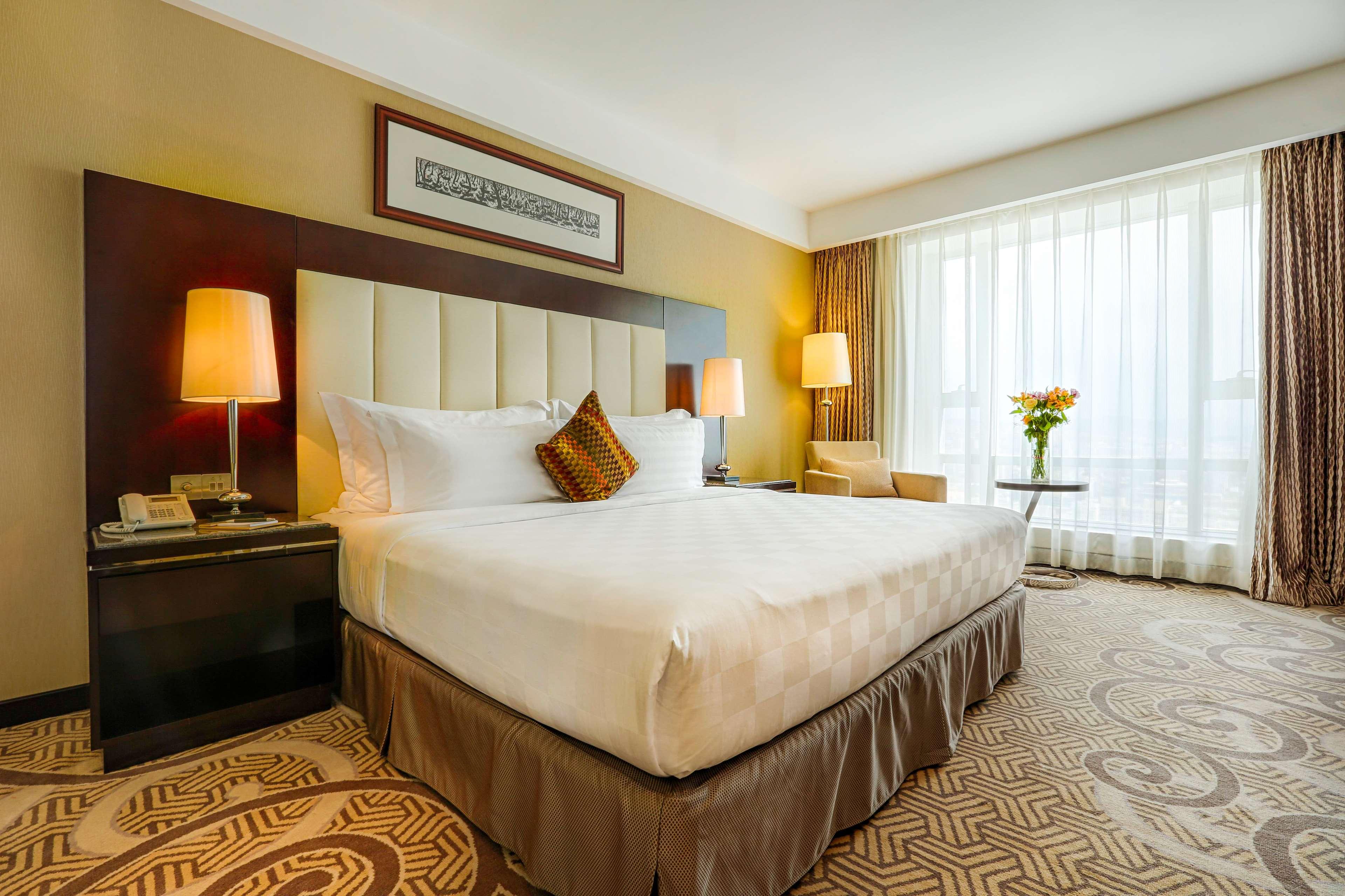 Deluxe, King Bed, City View