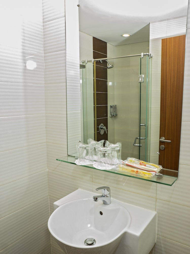 d'primahotel ITC Mangga Dua 22/24
