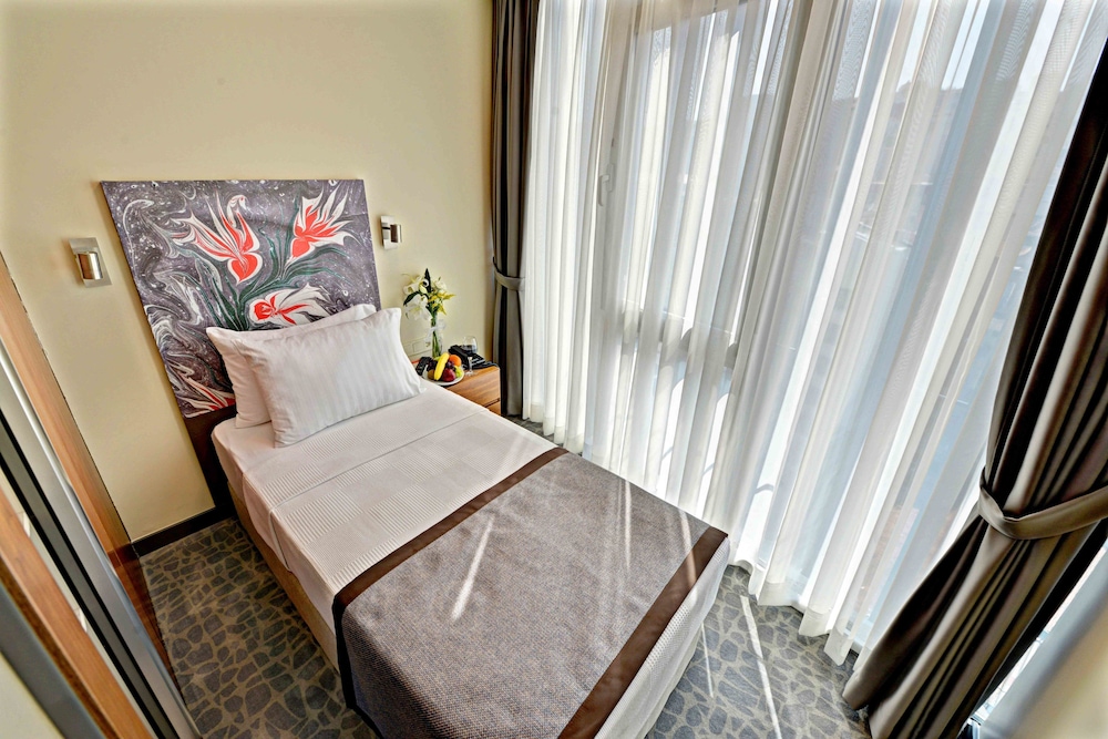 ALL INN HOTEL 44/60