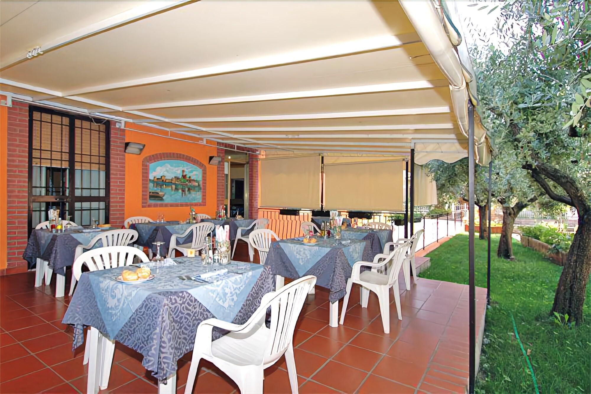 AZZURRA HOTEL 17/25