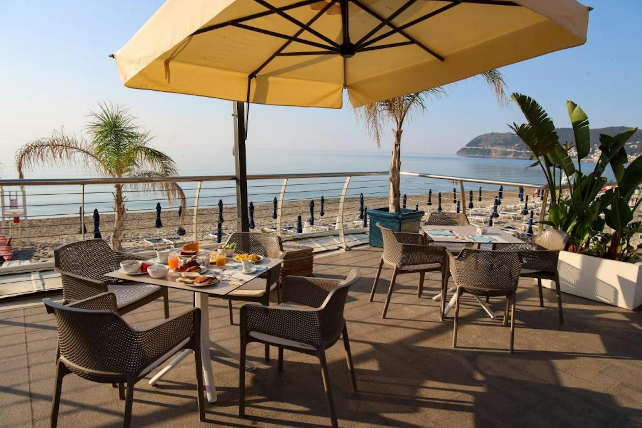 Grand Hotel Mediterranee 48/64